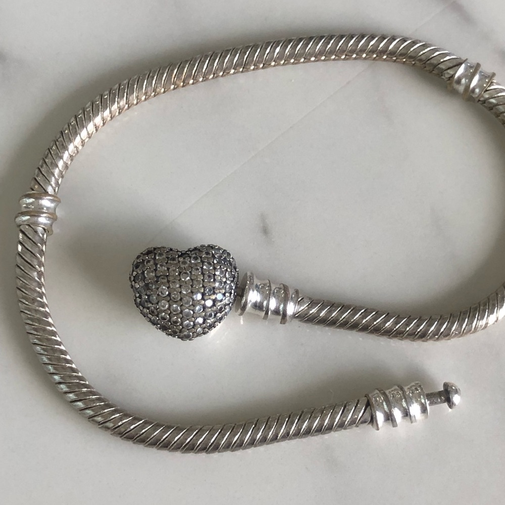 FINAL REDUCTION!  Pandora Moments Bracelet